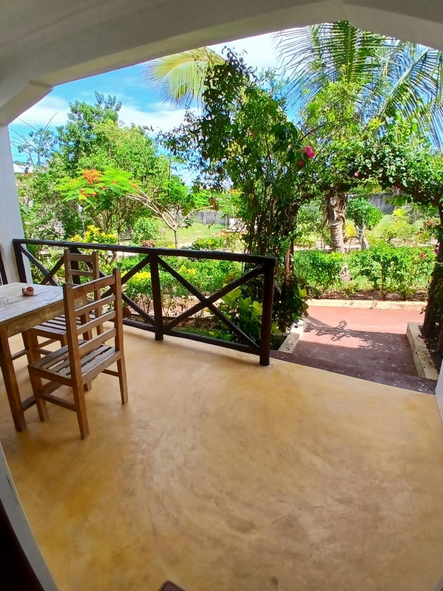 Majani Breeze Villa Nungwi Exterior photo
